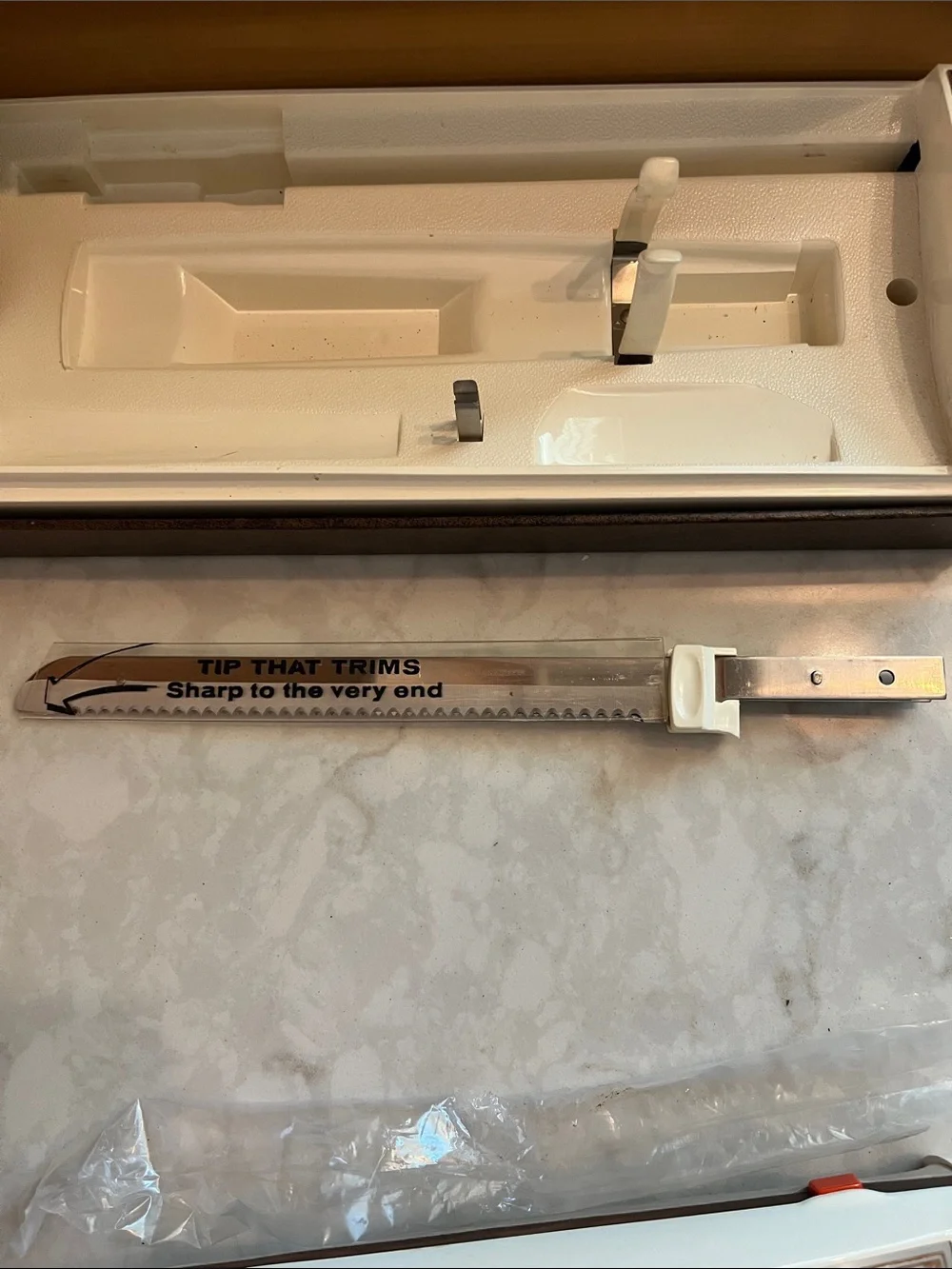 VTG sunbeam slicing knife set.  Carving set good working condition.  Box damaged